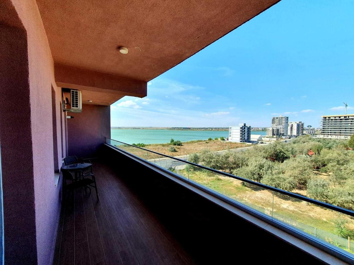 Criss Lotus Apartment *