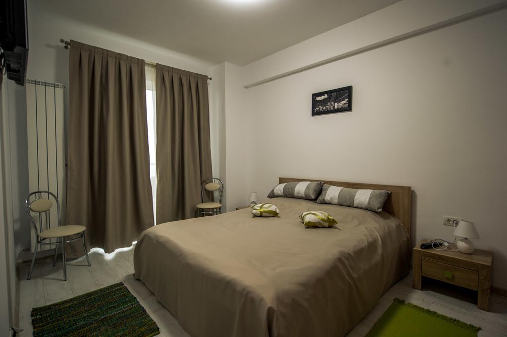 Criss Lotus Apartment *
